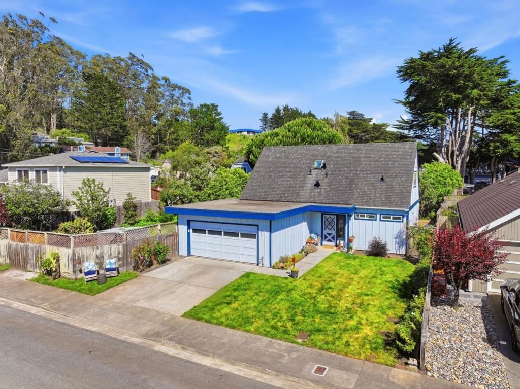 560 Terrace Avenue, Moss Beach, CA 94038 Main Photo
