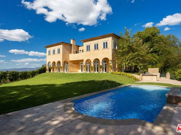 2600 Bowmont Drive, Beverly Hills, CA 90210