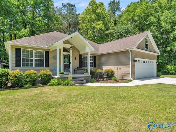 2245 Pond Circle, Guntersville, AL 35976