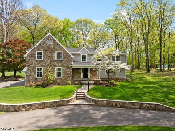 327 Woodside Ave, Franklin Lakes, NJ 07417
