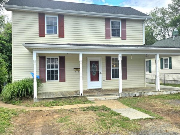 365 S MAGNOLIA AVE, WAYNESBORO, VA 22980