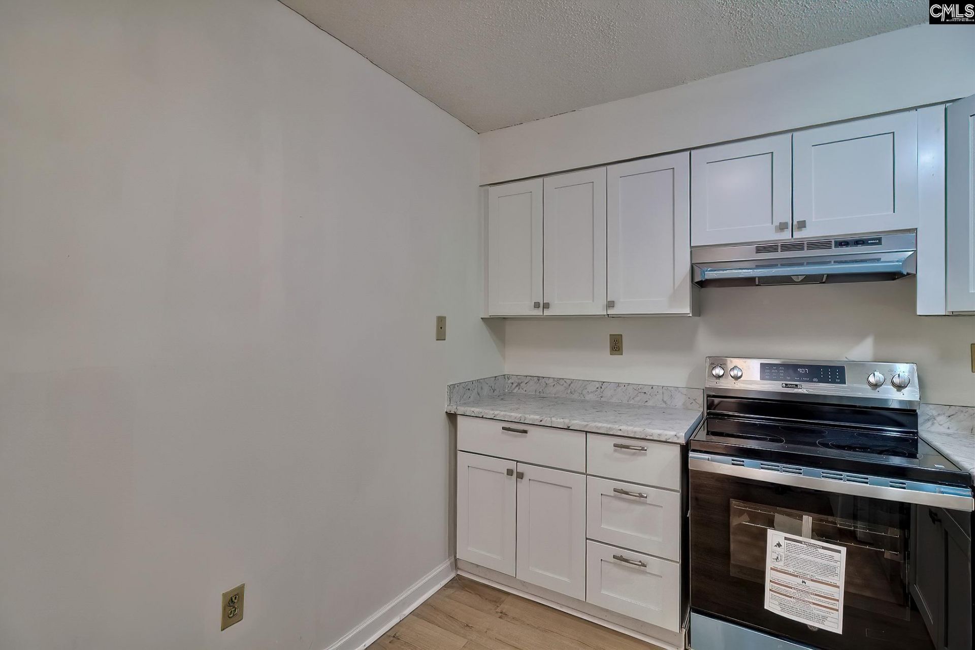 1825 St. Julian  Photo 15
