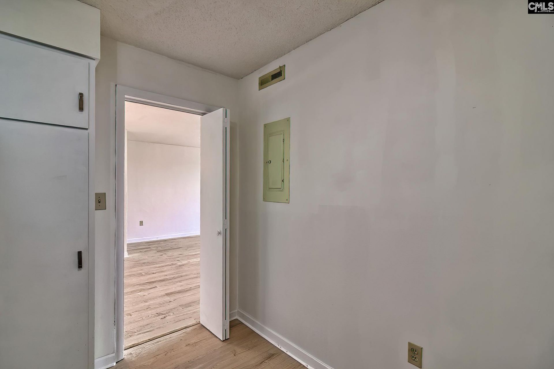 1825 St. Julian  Photo 16