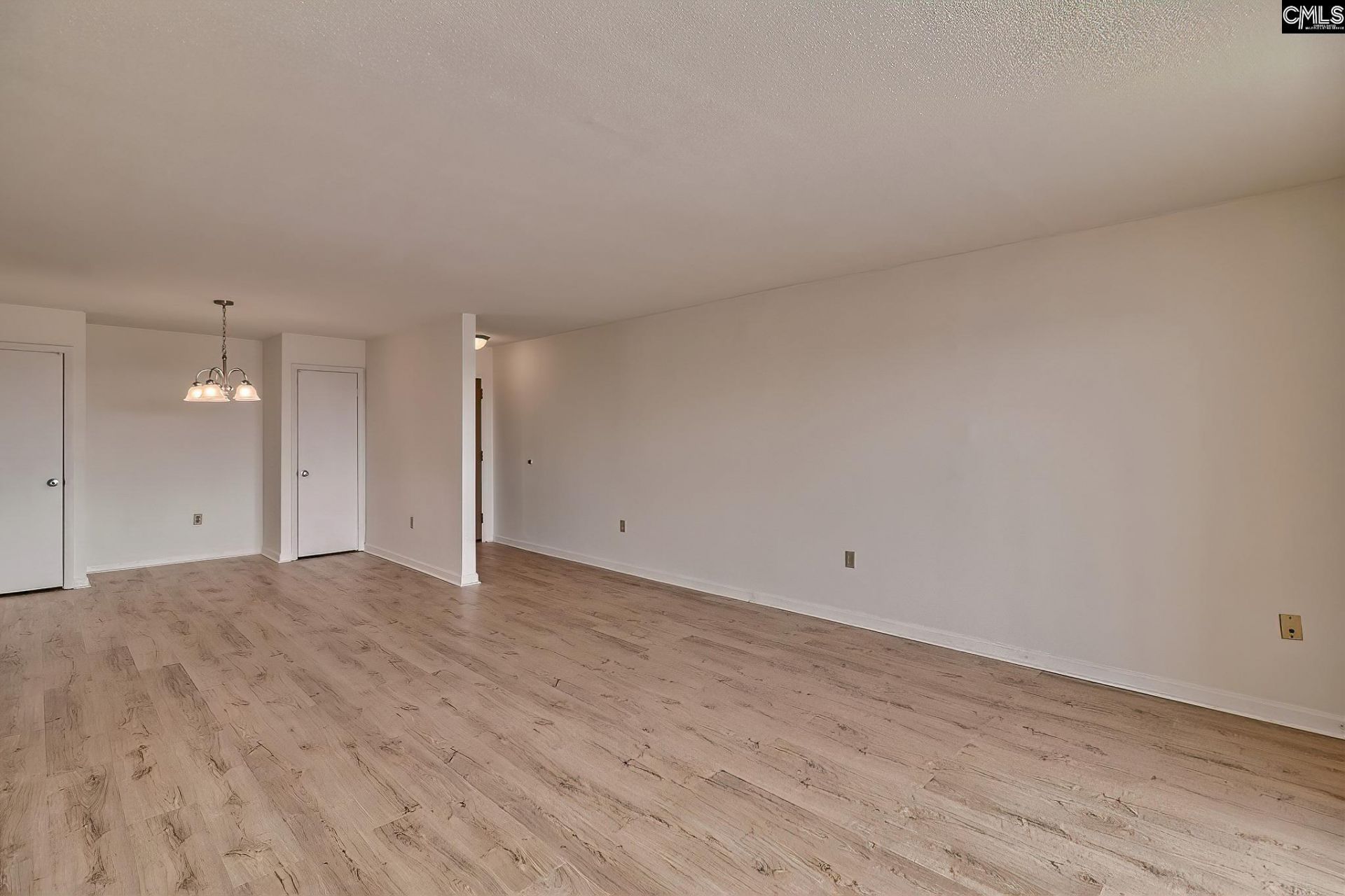 1825 St. Julian  Photo 8
