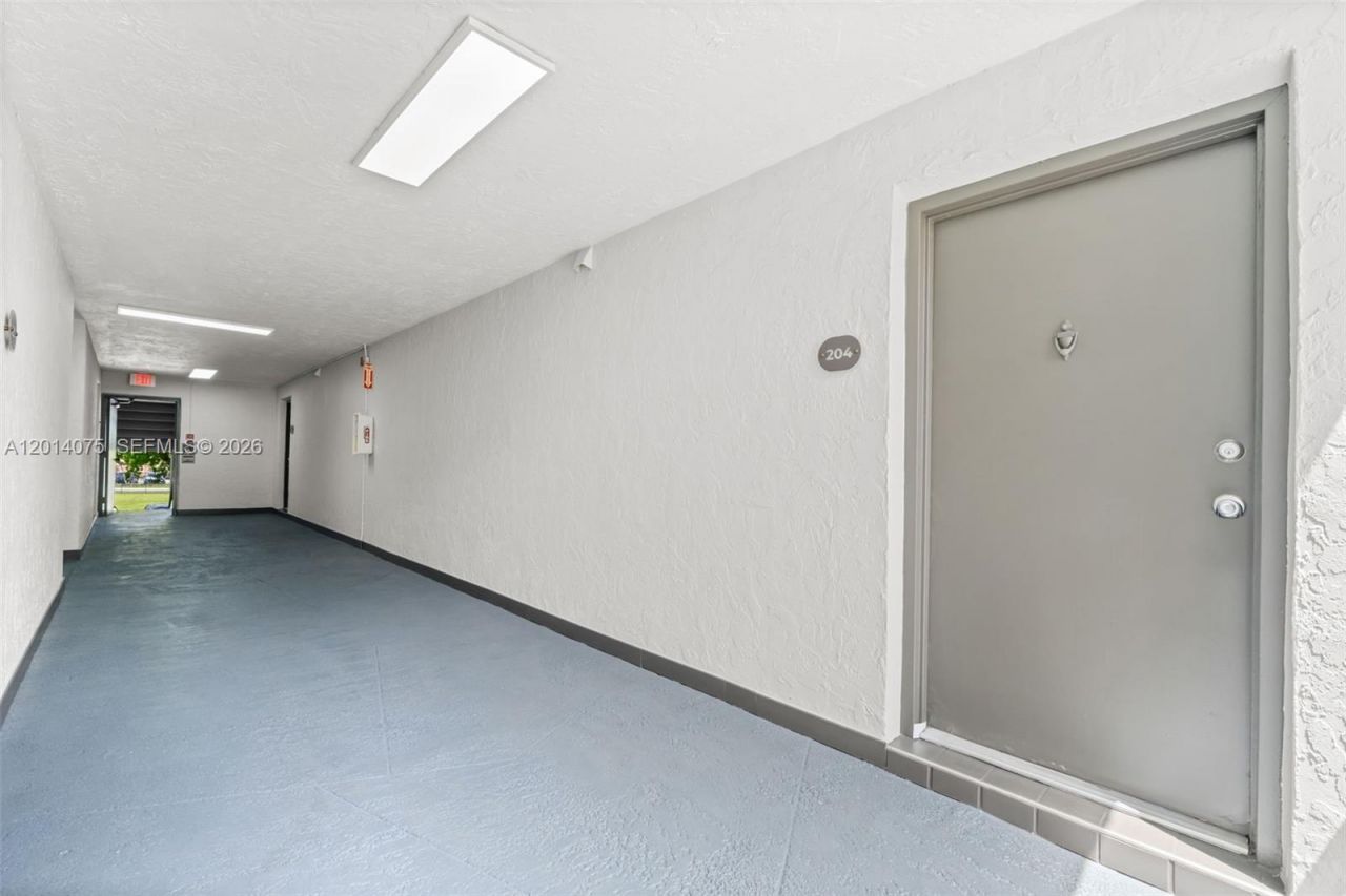 5112 NW 79th Ave , Unit 204, Doral, FL 33166 Photo