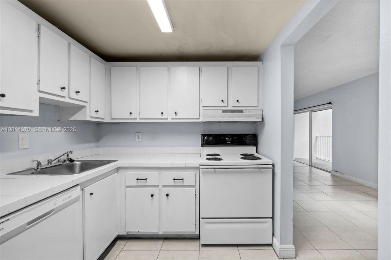 5112 NW 79th Ave , Unit 204, Doral, FL 33166 Photo
