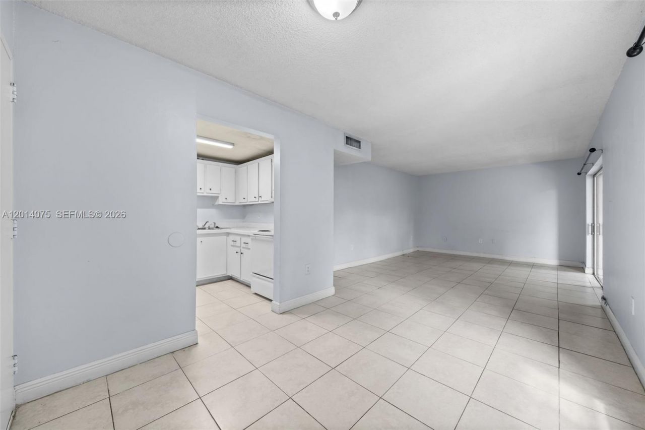 5112 NW 79th Ave , Unit 204, Doral, FL 33166 Photo