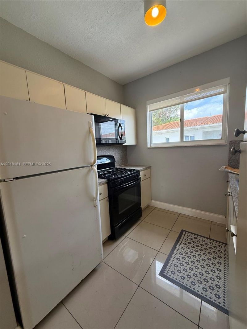 7710 Harding Ave , Unit 1, Miami Beach, FL 33141 Photo