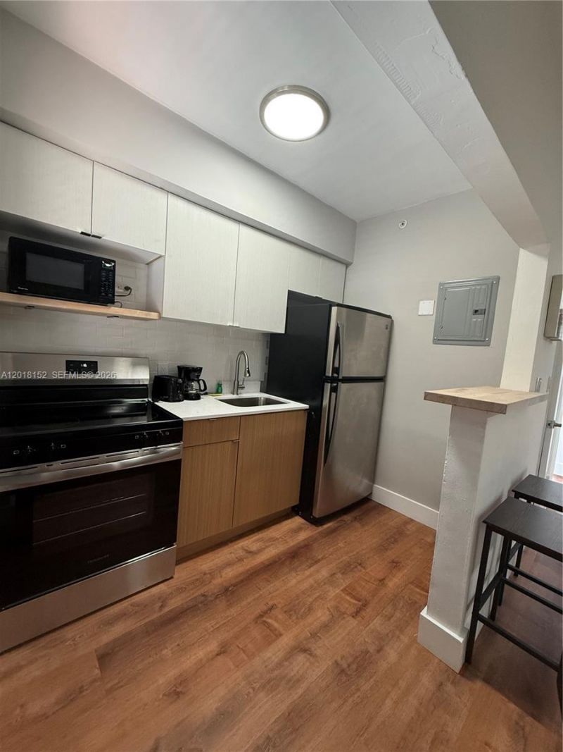 7710 Harding Ave, Unit 7, Miami Beach, FL 33141 Photo