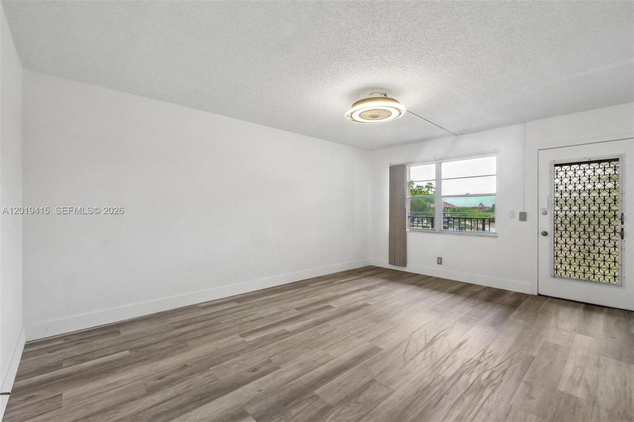 13455 SW 9th Ct, Unit 314J, Pembroke Pines, FL 33027 Photo