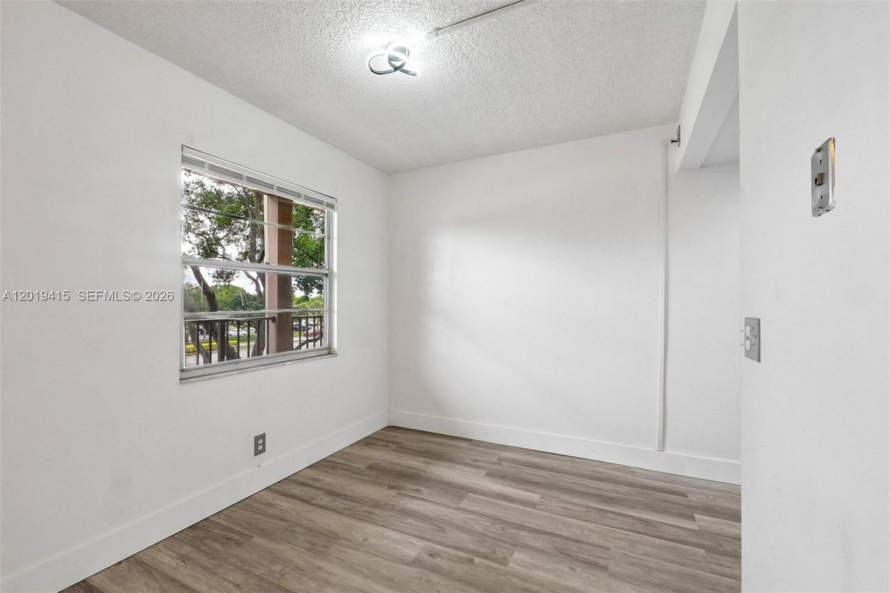 13455 SW 9th Ct, Unit 314J, Pembroke Pines, FL 33027 Photo