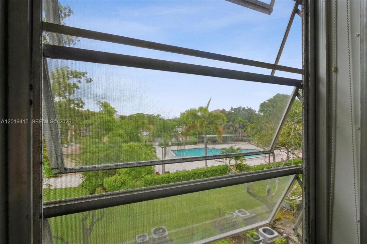 13455 SW 9th Ct, Unit 314J, Pembroke Pines, FL 33027 Photo