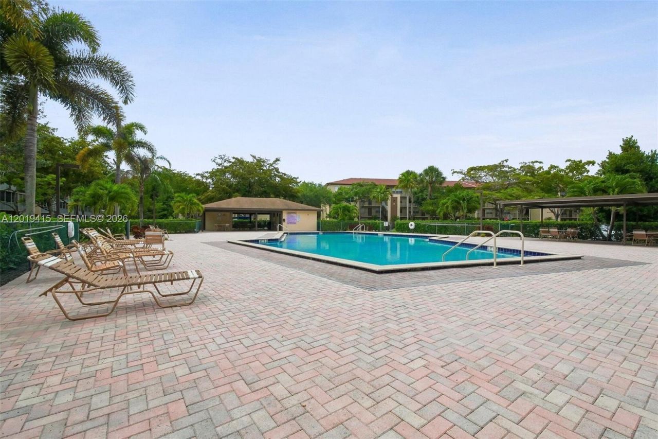 13455 SW 9th Ct, Unit 314J, Pembroke Pines, FL 33027 Photo