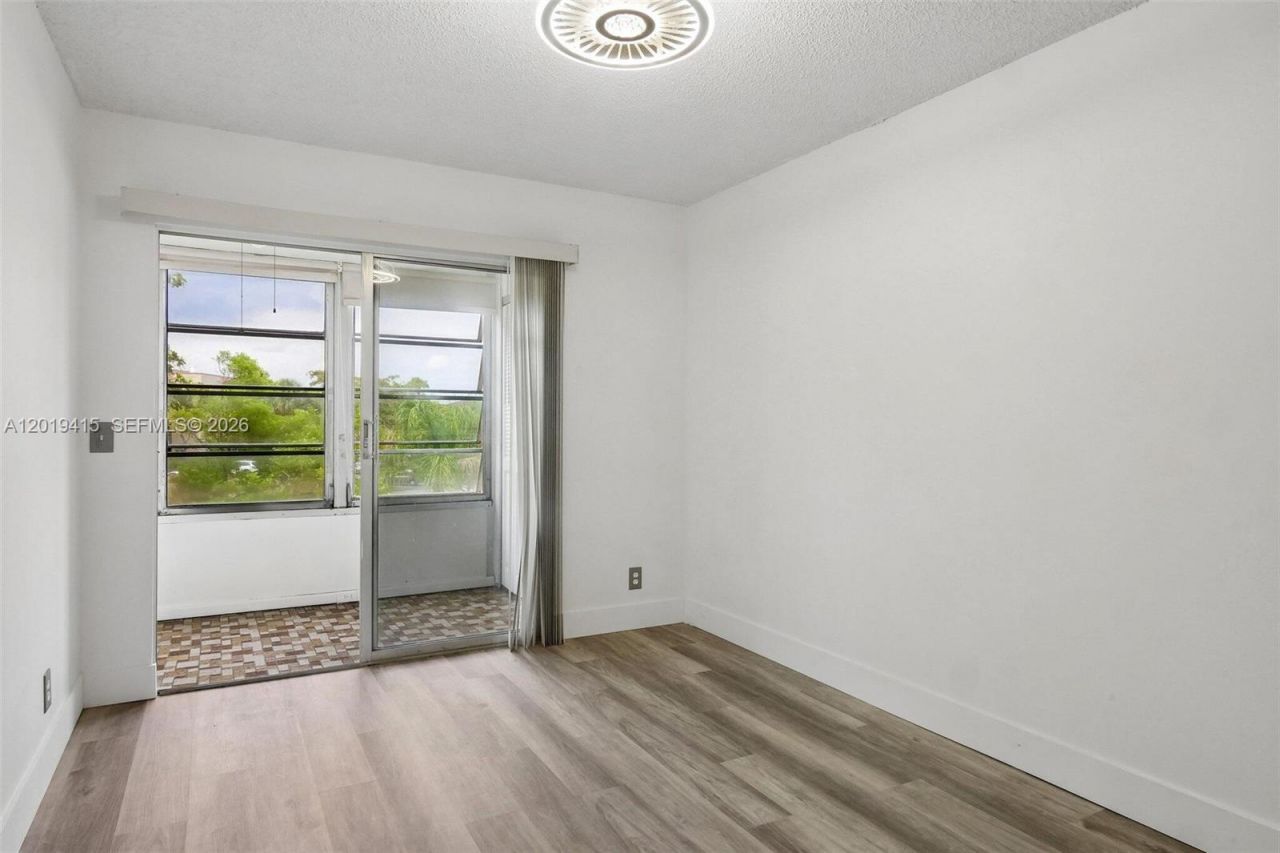 13455 SW 9th Ct, Unit 314J, Pembroke Pines, FL 33027 Photo