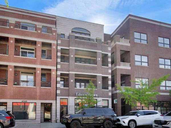 4043 N Damen Avenue , Unit 4, Chicago, IL 60618