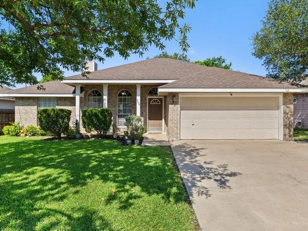 306 Lydia LN, Thrall, TX 76578
