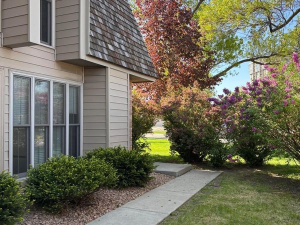 6301 Barrie Road, Edina, MN 55435