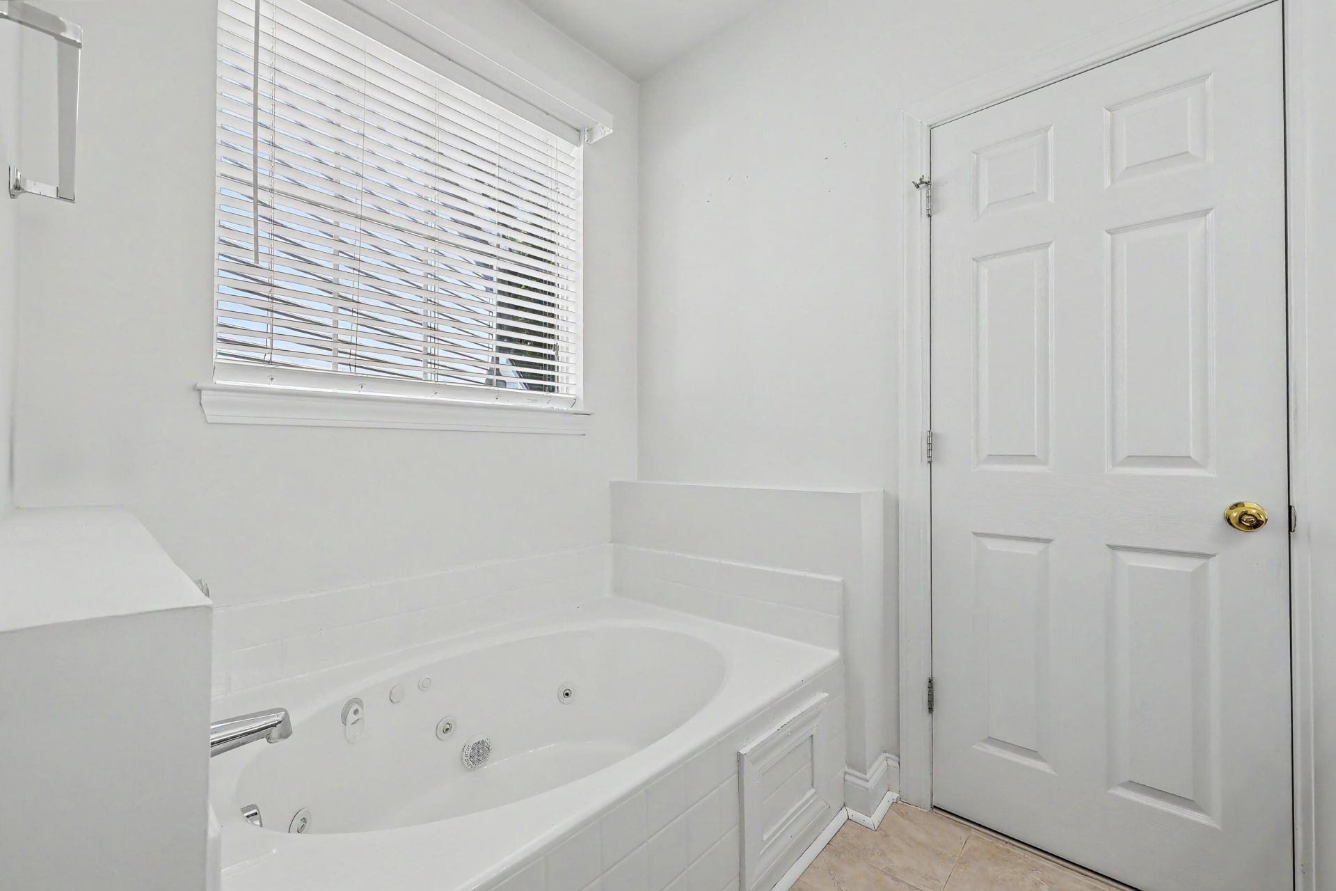 5112 Tinston Court Photo 16