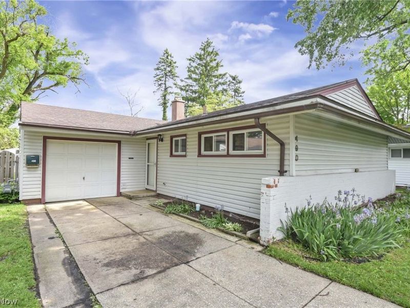 490 Abbyshire Drive, Berea, OH 44017 Photo 1