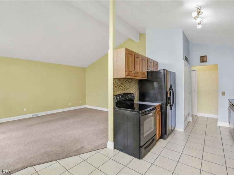 490 Abbyshire Drive, Berea, OH 44017 Photo 9