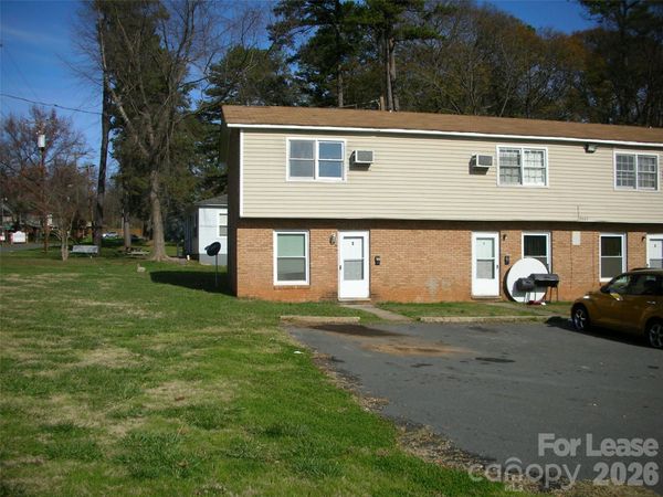 2667 Dr Carver Road , Charlotte, NC 28208
