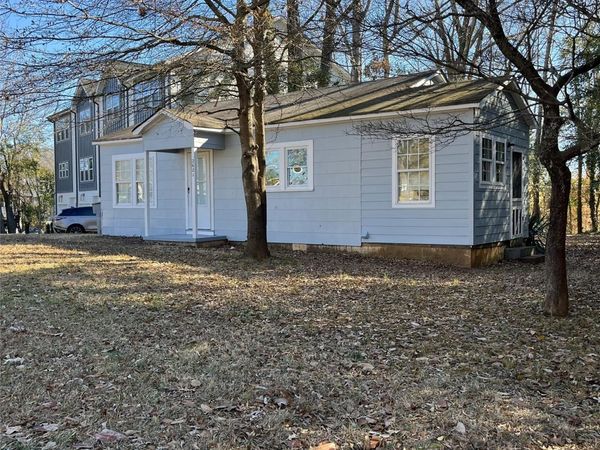 2621 Dr Carver Road , Charlotte, NC 28208