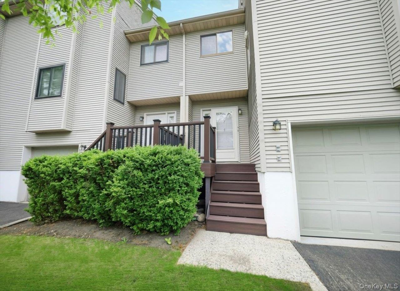 5 Isabel Court , Nanuet, NY 10954 Main Photo