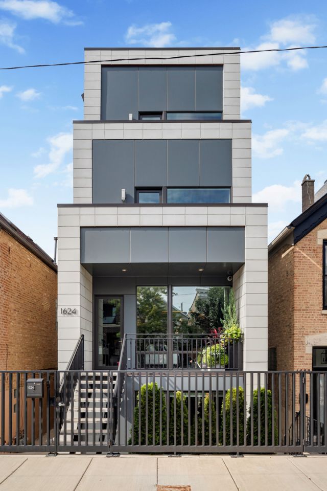 1624 W Pierce Avenue , Chicago, IL 60622