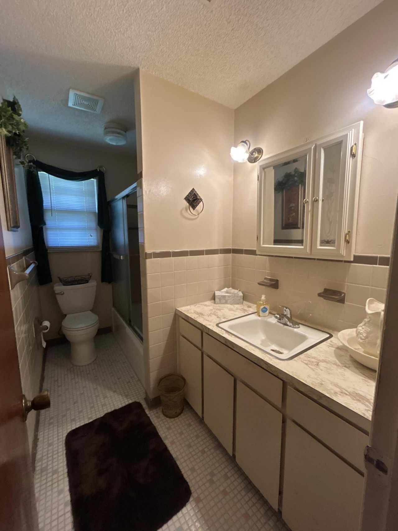 1300 White Drive Photo 12