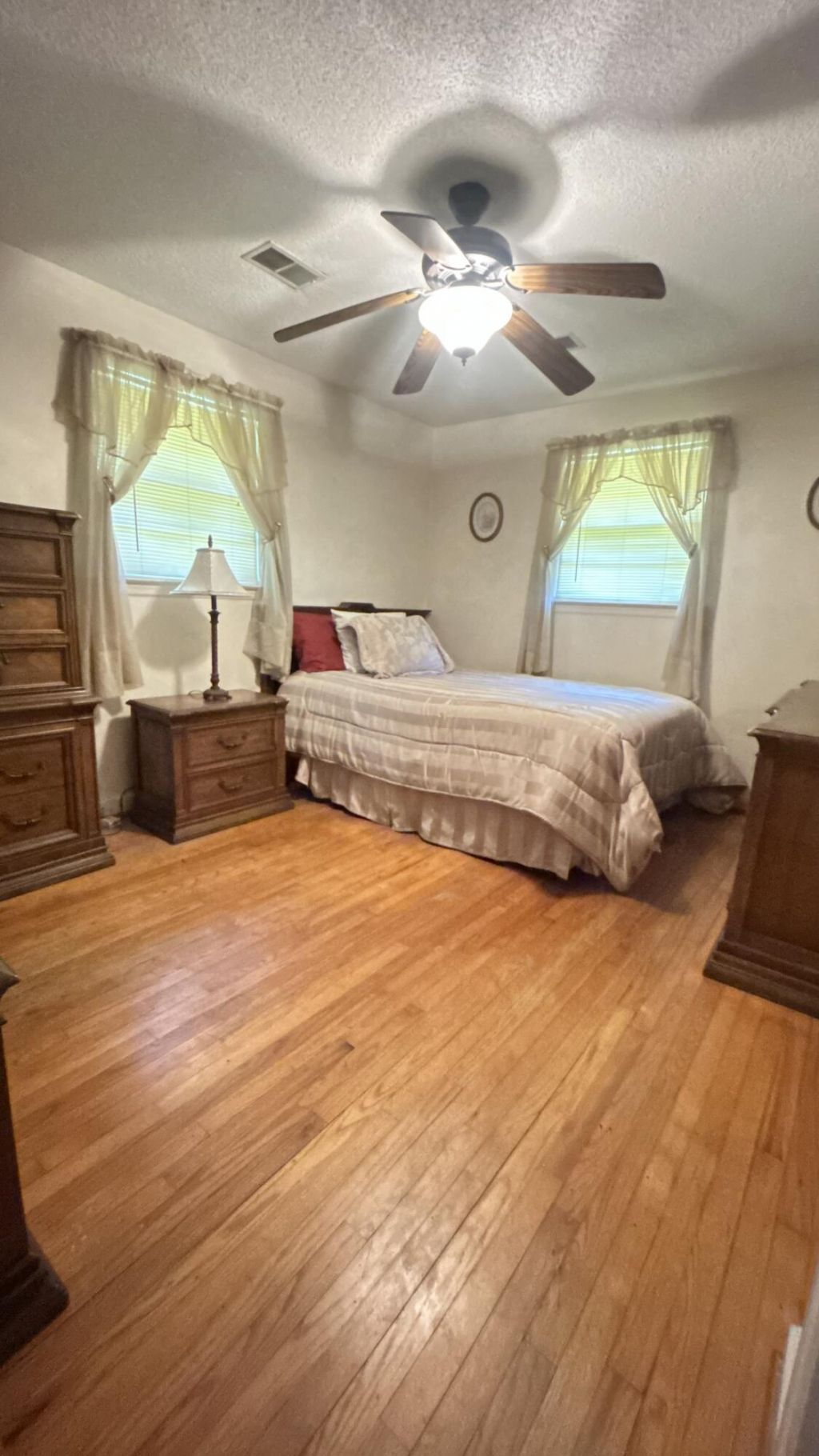 1300 White Drive Photo 15