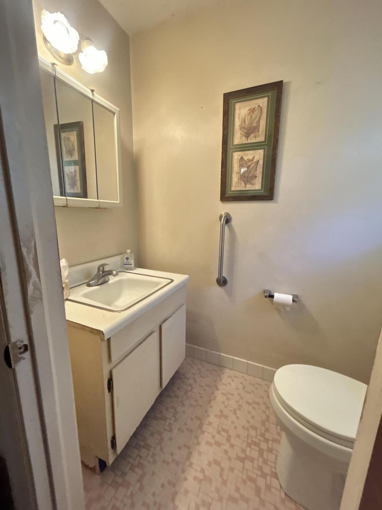 1300 White Drive Photo 16