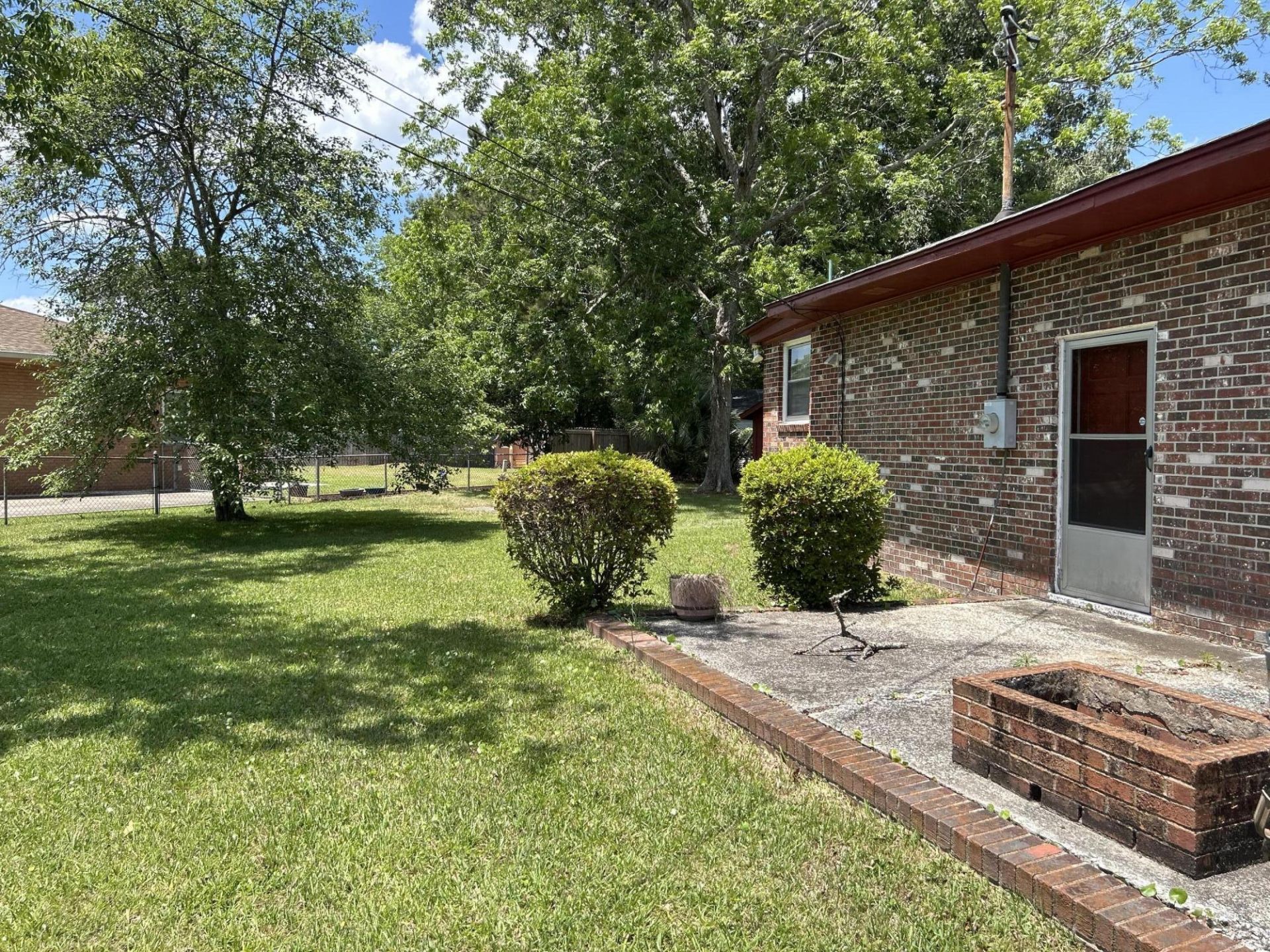 1300 White Drive Photo 4