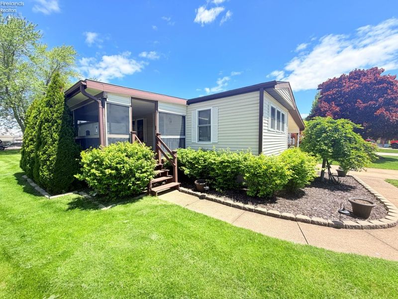 35 E Bass Circle, Marblehead, OH 43440 Photo 11