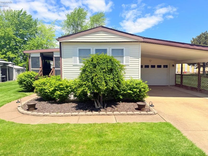 35 E Bass Circle, Marblehead, OH 43440 Photo 4
