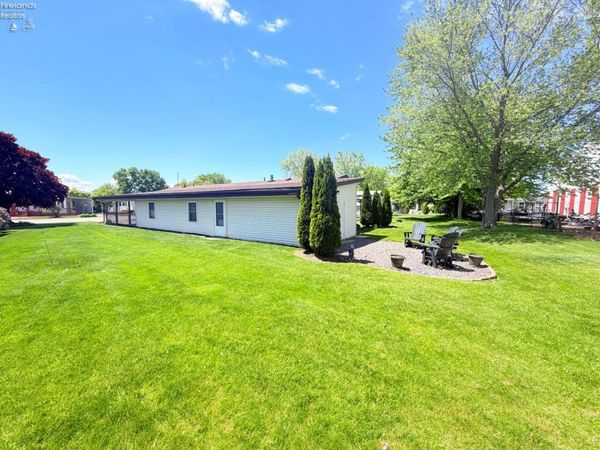 35 E Bass Circle, Marblehead, OH 43440