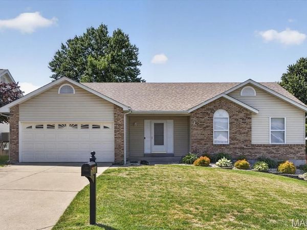 526 Misty Moss Lane, St Peters, MO 63376