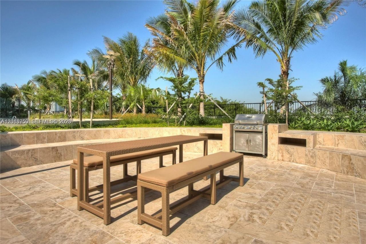 1000 Venetian Way , Unit 502, Miami, FL 33139 Photo