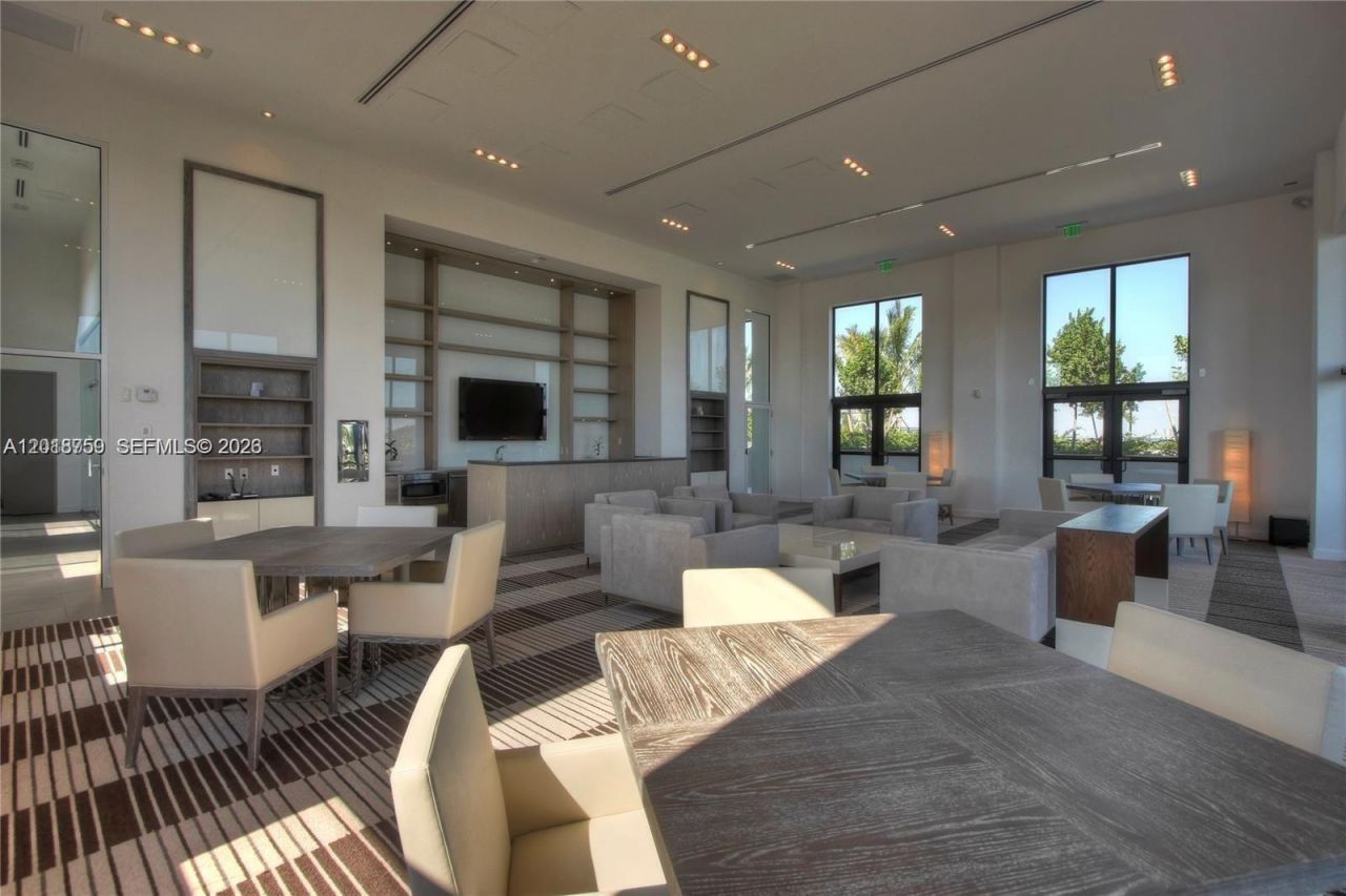 1000 Venetian Way , Unit 502, Miami, FL 33139 Photo