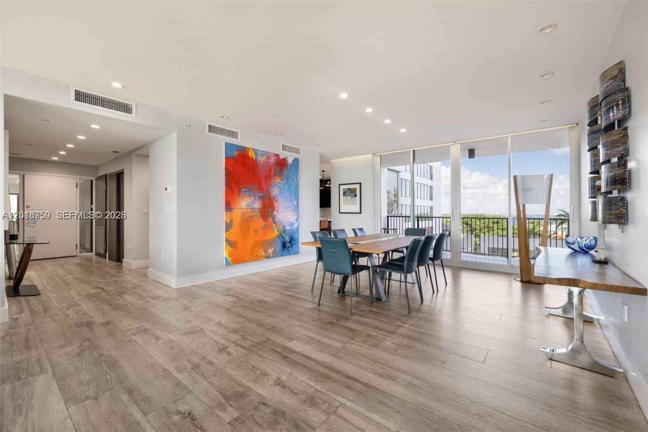 1000 Venetian Way , Unit 502, Miami, FL 33139 Photo