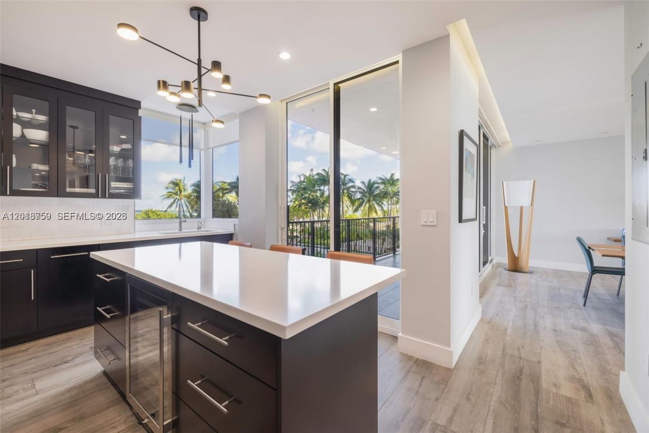 1000 Venetian Way , Unit 502, Miami, FL 33139 Photo