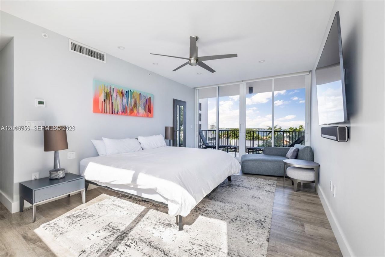 1000 Venetian Way , Unit 502, Miami, FL 33139 Photo