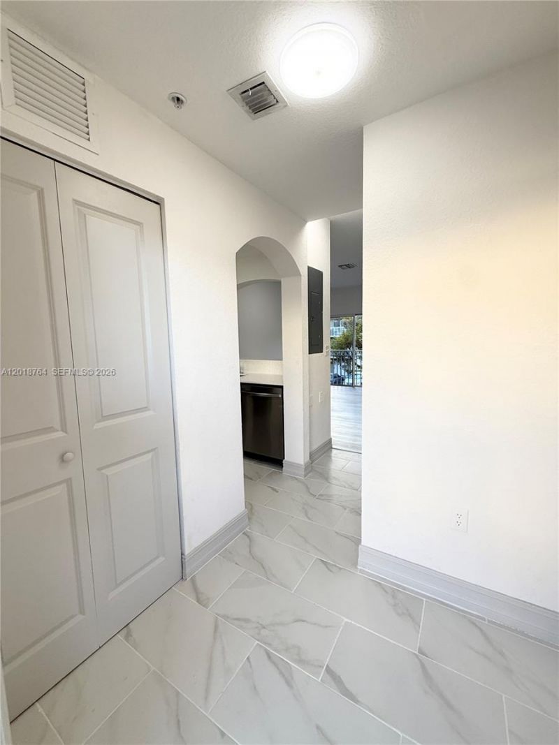 7991 NW 8th St , Unit 113B, Miami, FL 33126 Photo