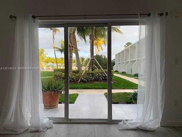 881 Ocean Dr, Unit TH11, Key Biscayne, FL 33149 Photo