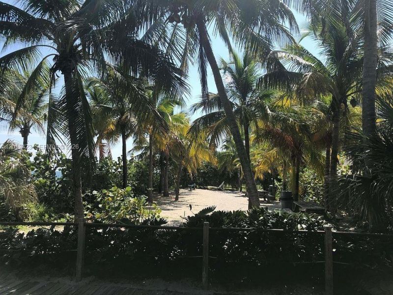 881 Ocean Dr, Unit TH11, Key Biscayne, FL 33149 Photo