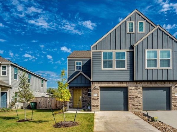 194 George Neggan LN, Bastrop, TX 78602