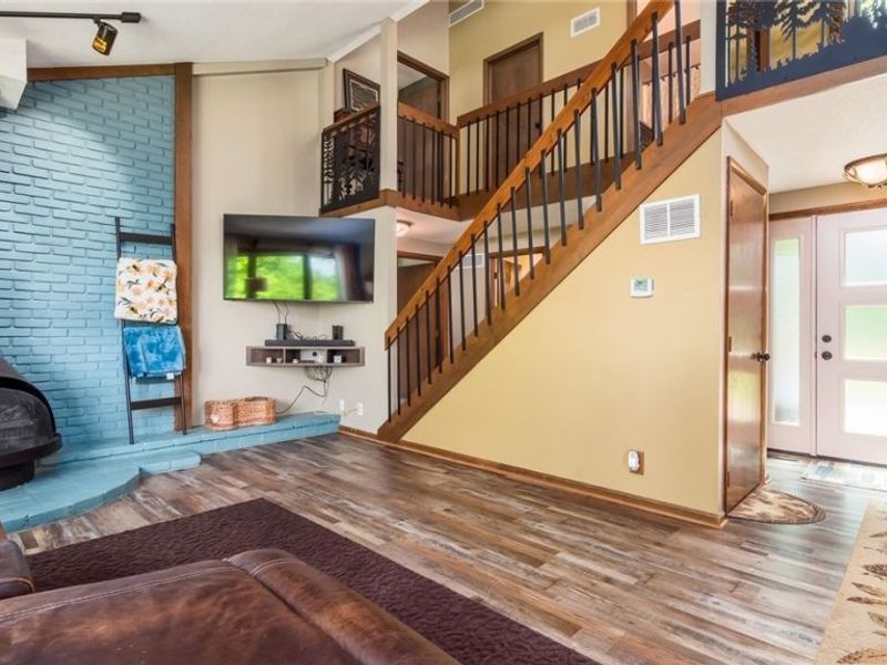 10383 Twin Oaks Drive, Cambridge, OH 43725 Photo 3