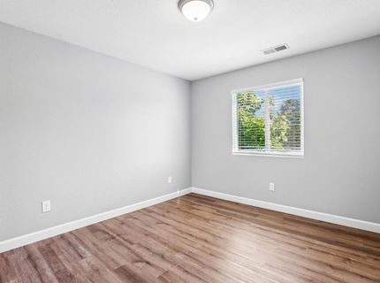 3870 Pine St, Rocklin, CA 95677 Photo