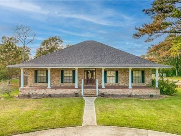 25491 PLANTATION Avenue , Denham Springs, LA 70726