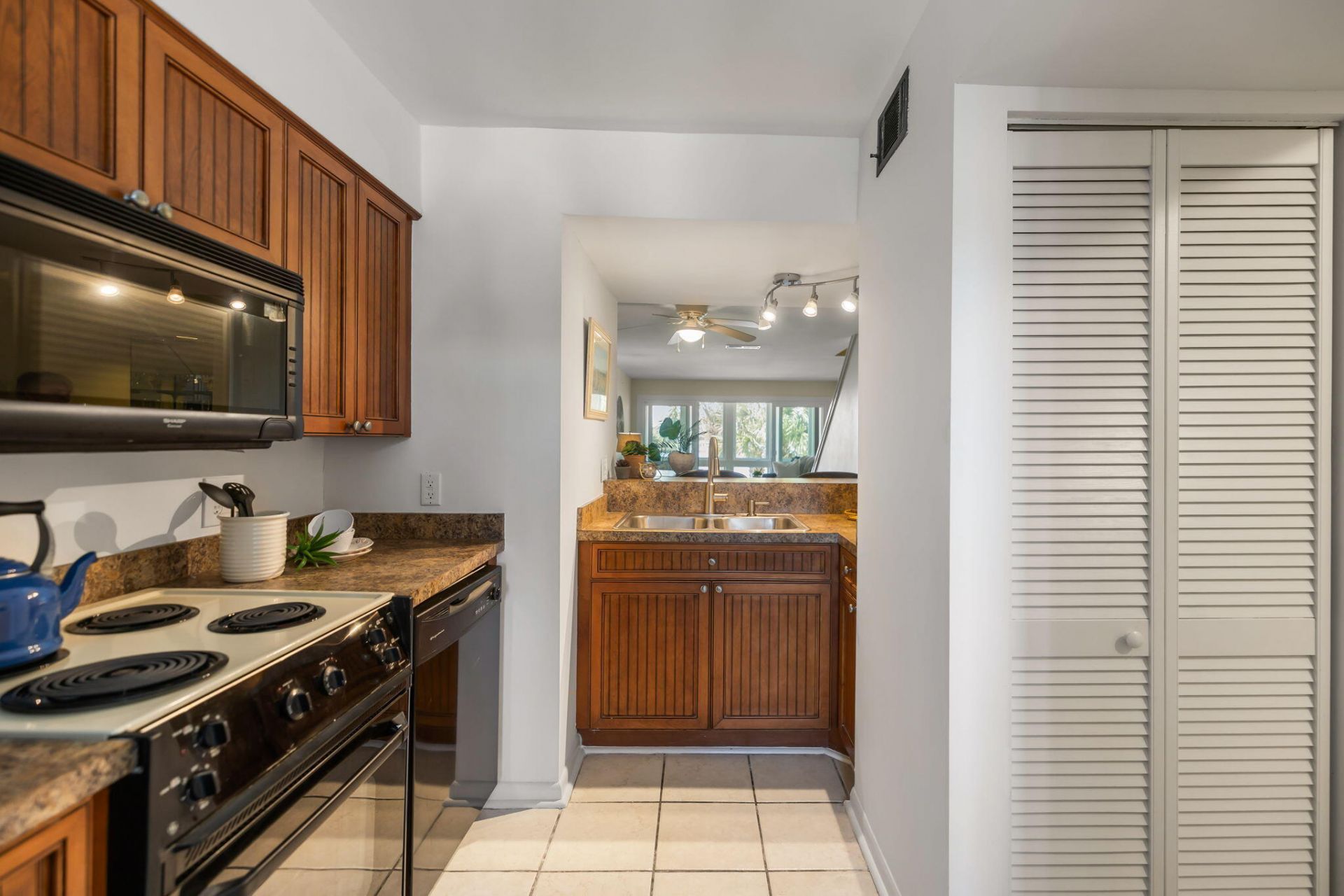 35 W Mariners Cay Drive Photo 7