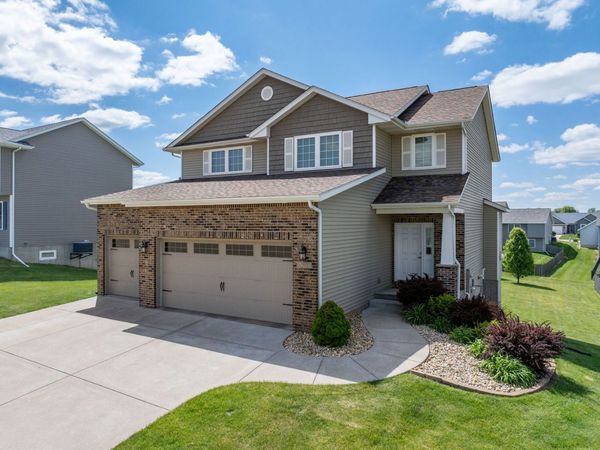 4305 Happiness Lane , Bettendorf, IA 52722
